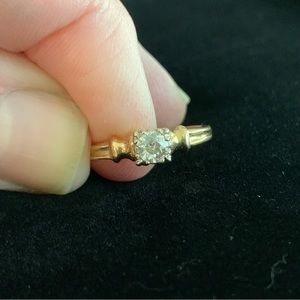 Vintage 14k Yellow Gold Diamond promise engagement ring sz 6 3/4